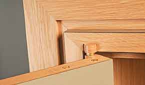 holz_details_tuerschanier_schreinerarbeit_qualitaet